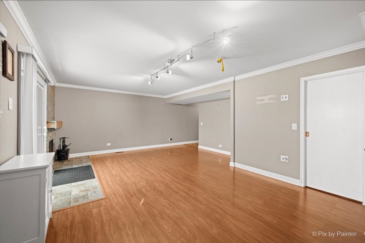 215 Lakeshore Lane Bloomingdale, IL 60108 - Photo 12 of 32