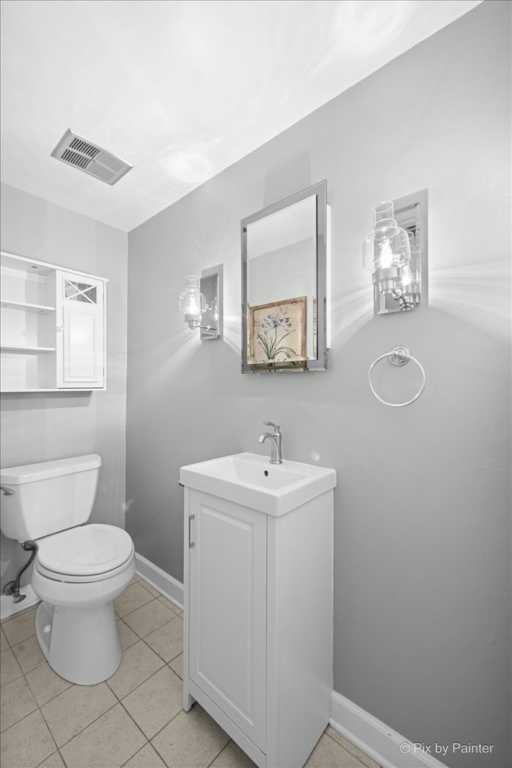 215 Lakeshore Lane Bloomingdale, IL 60108 - Photo 16 of 32