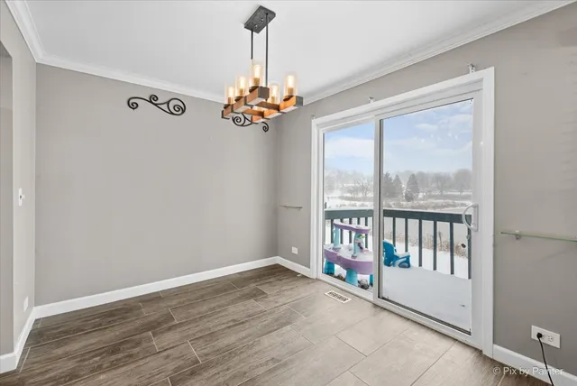 $339,900 | 215 Lakeshore Lane, Bloomingdale, IL 60108