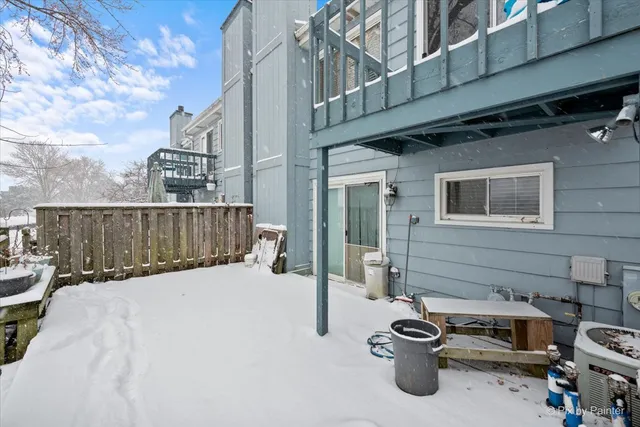 $339,900 | 215 Lakeshore Lane, Bloomingdale, IL 60108