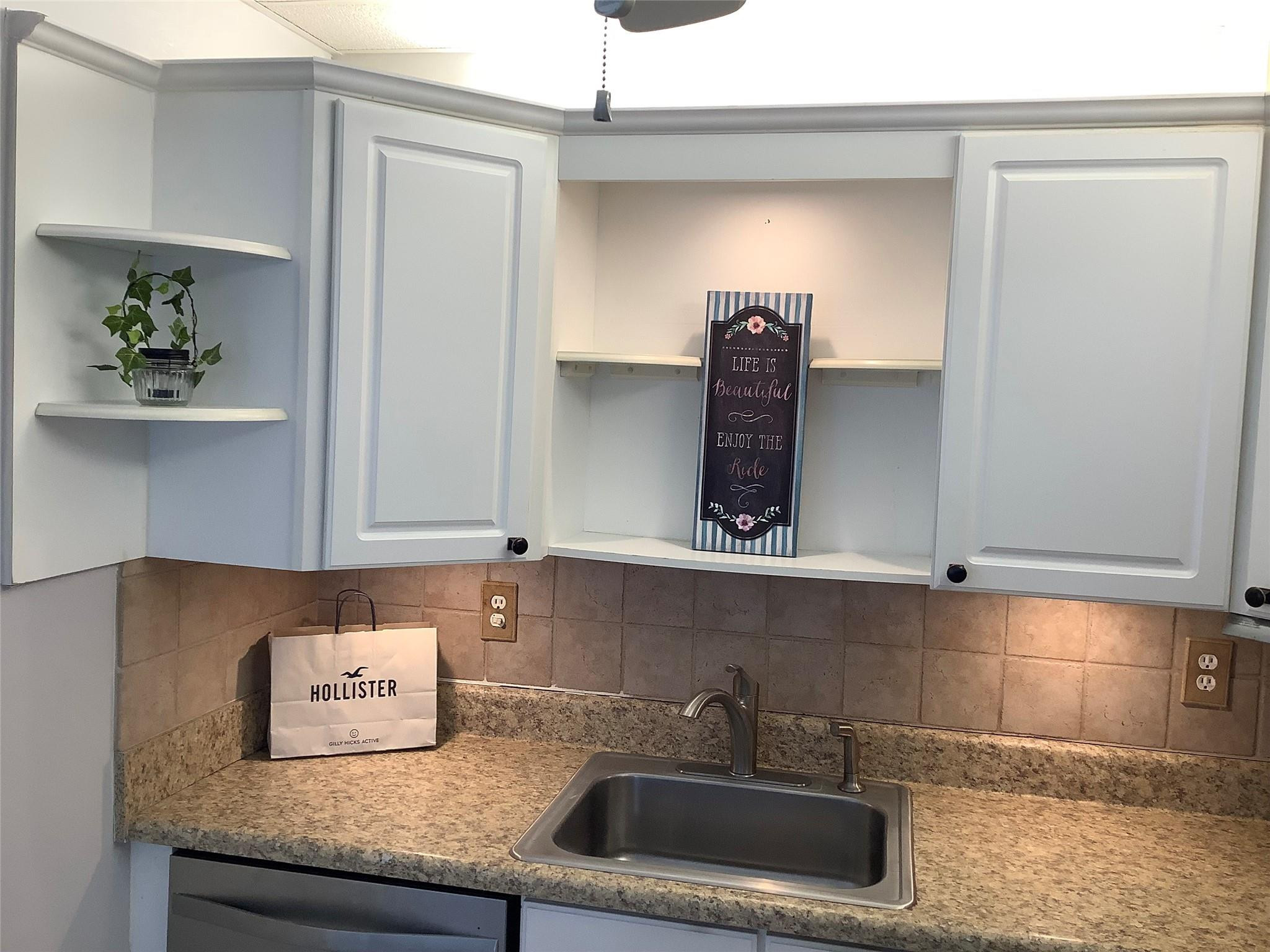 70 Normandy B Delray Beach, FL 33484 - Photo 4 of 41 Photo 4