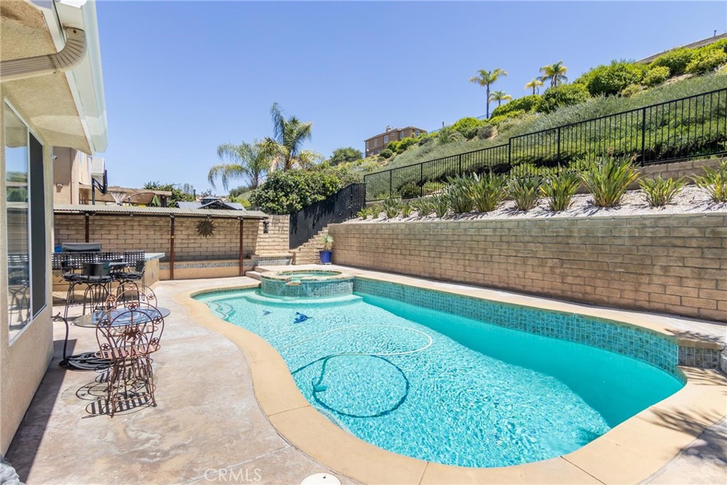28318 Santa Catarina Road Saugus, CA 91350 - Photo 26 of 32 Pool