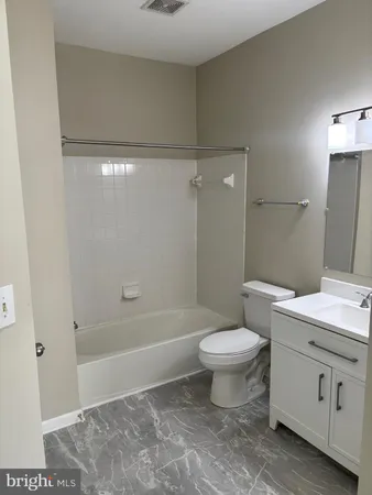 $2,900 | 11330 Westbrook Mill Lane, Unit 304, Fairfax, VA 22030