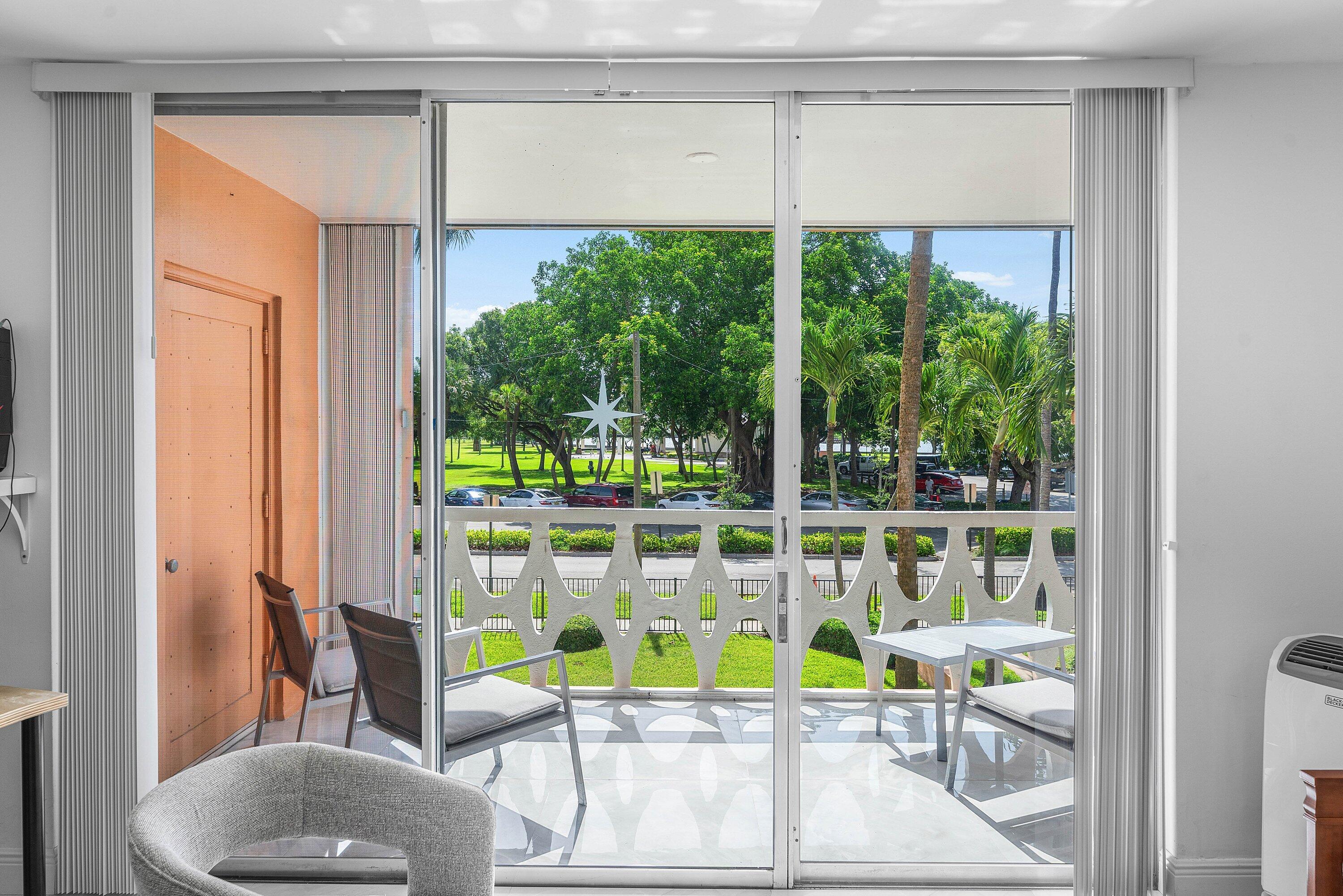 15 South Golfview Road, Unit 206 Lake Worth, FL 33460 - Photo 7 of 35 15 south Golfview rd