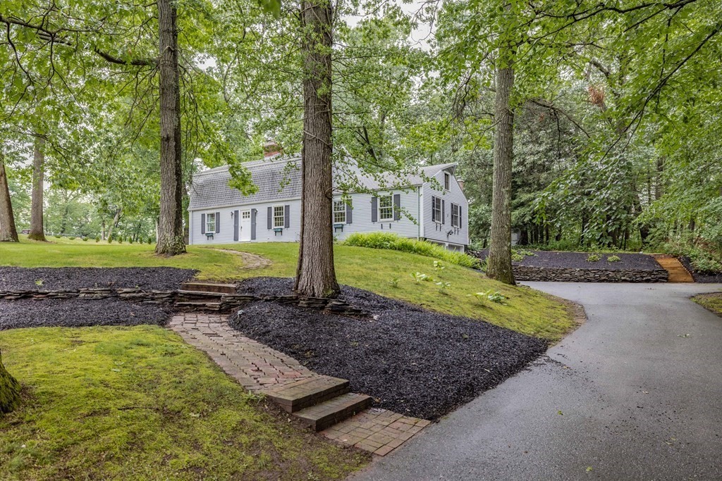 15 Ridgecrest Circle Westfield, MA 01085 - Photo 2 of 35 Gallery Image 2