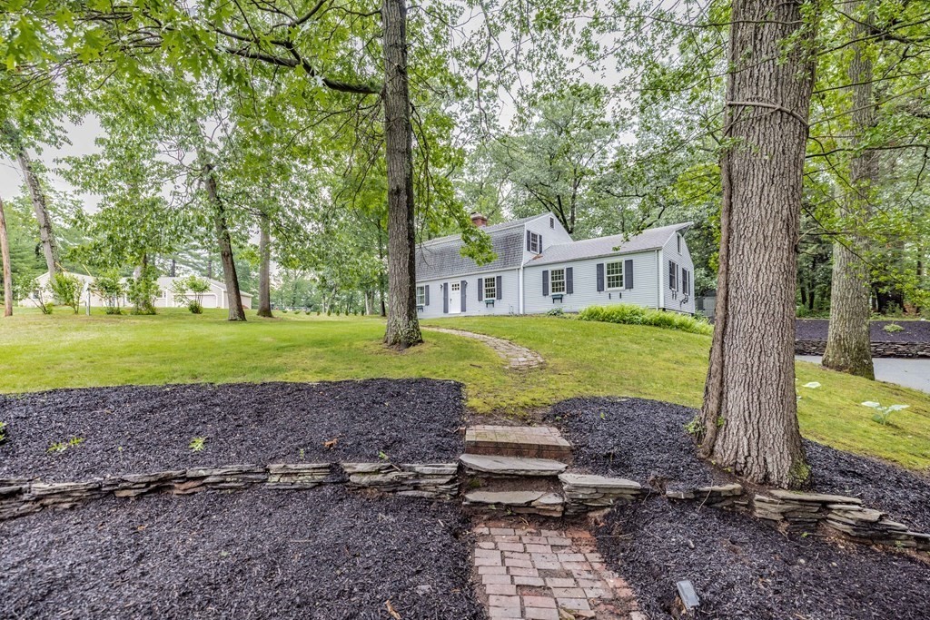 15 Ridgecrest Circle Westfield, MA 01085 - Photo 4 of 35 Gallery Image 4