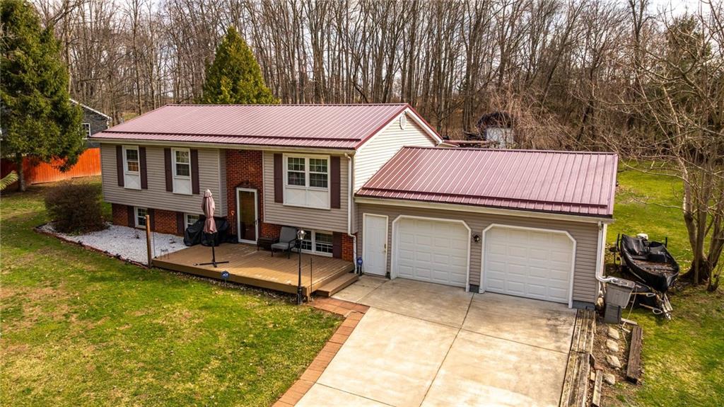 106 Willadell Road Transfer, PA 16154 - Photo 2 of 26