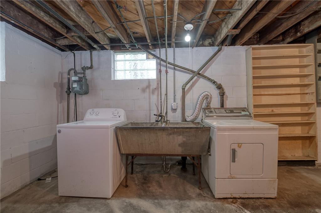 7240 Shannon Road Verona, PA 15147 - Photo 14 of 19 Gallery Image 14