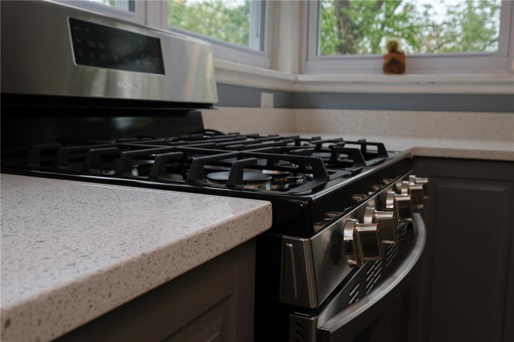 7240 Shannon Road Verona, PA 15147 - Photo 8 of 19 Gallery Image 8