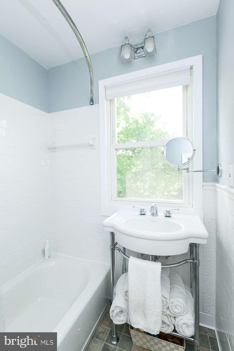 1307 Asbury Road Baltimore, MD 21209 - Photo 22 of 30 2nd Floor Bath
