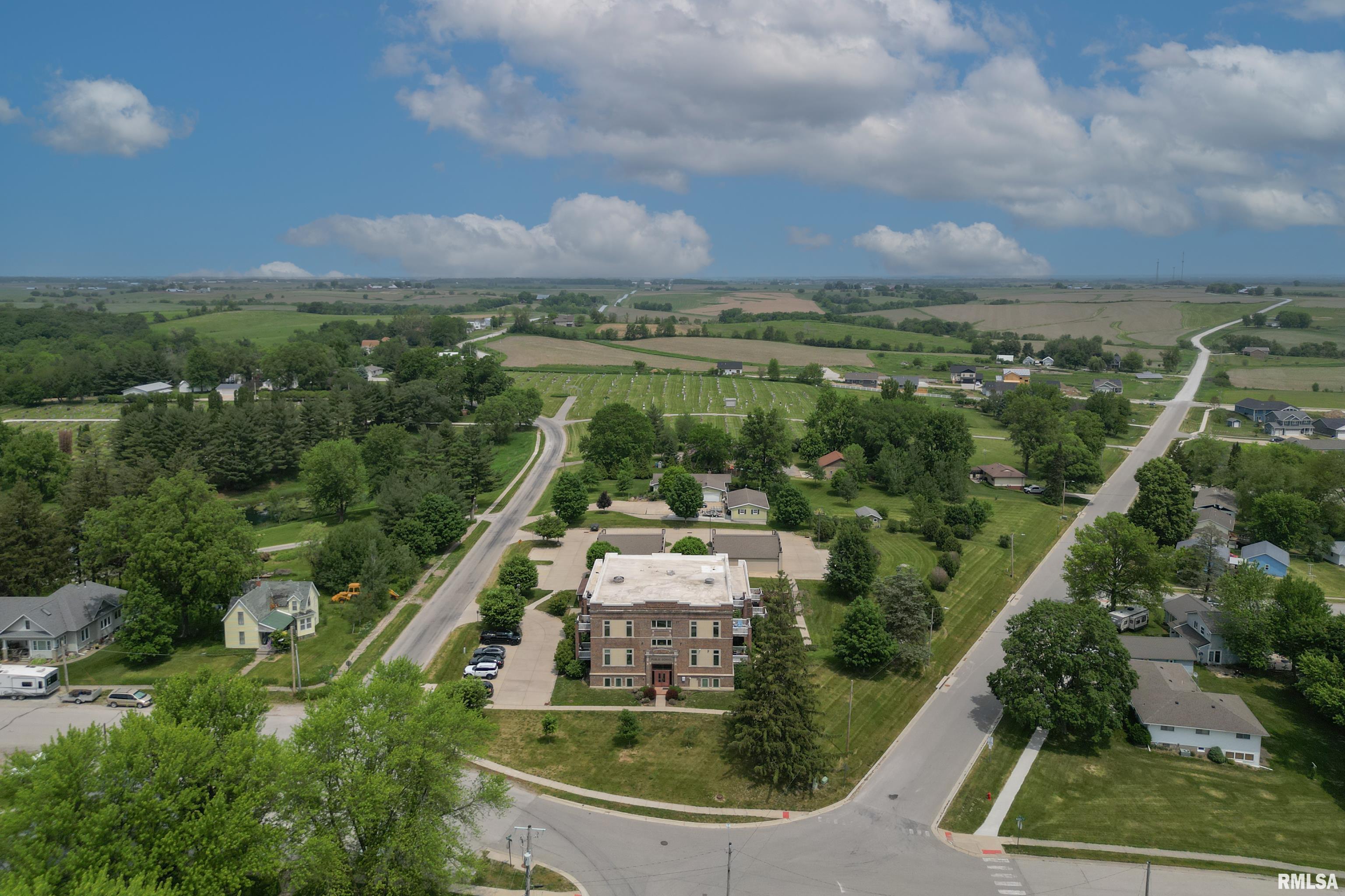 251 Vine Street, Unit 114 Riverside, IA 52327 - Photo 17 of 20