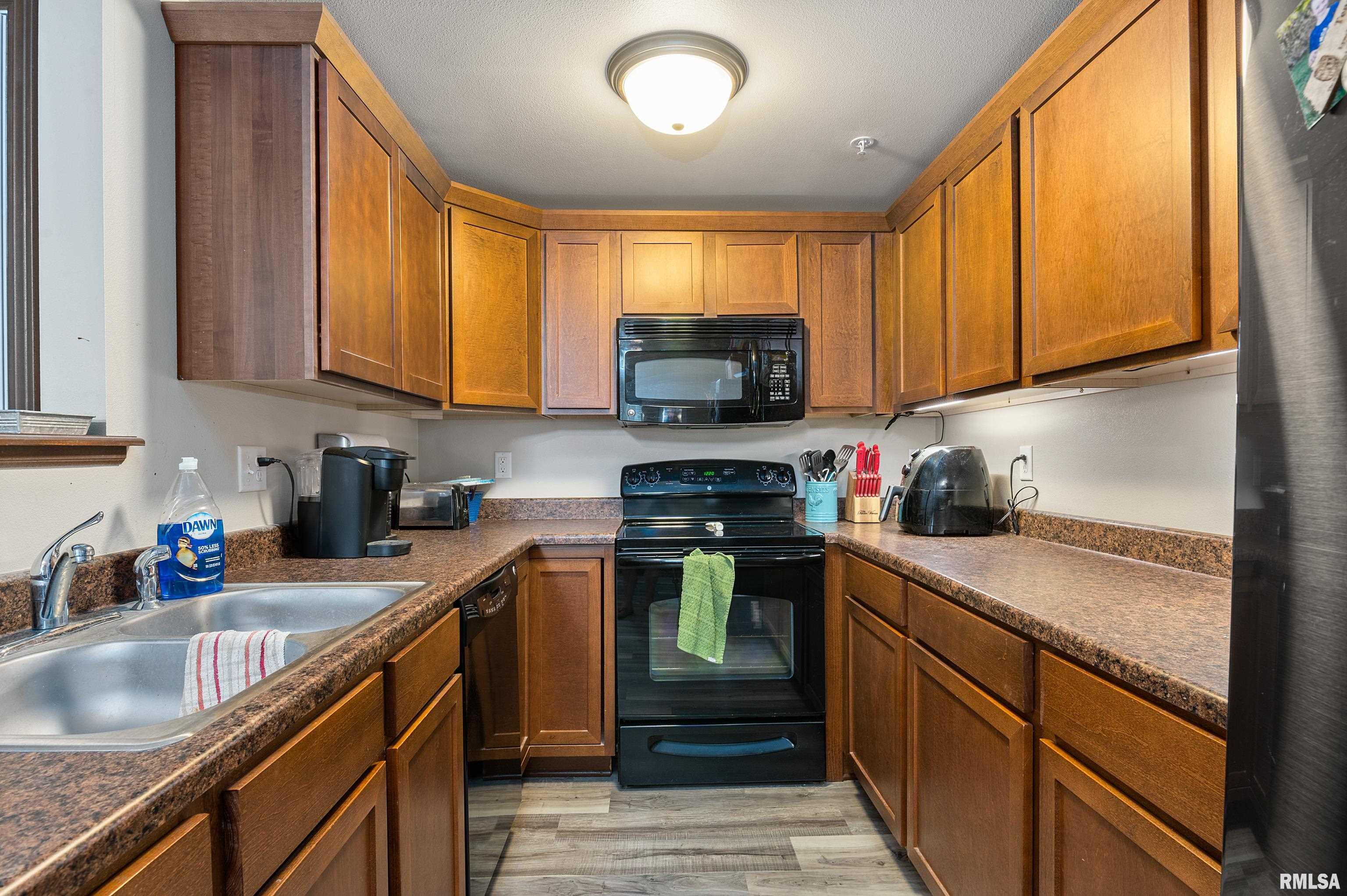 251 Vine Street, Unit 114 Riverside, IA 52327 - Photo 7 of 20
