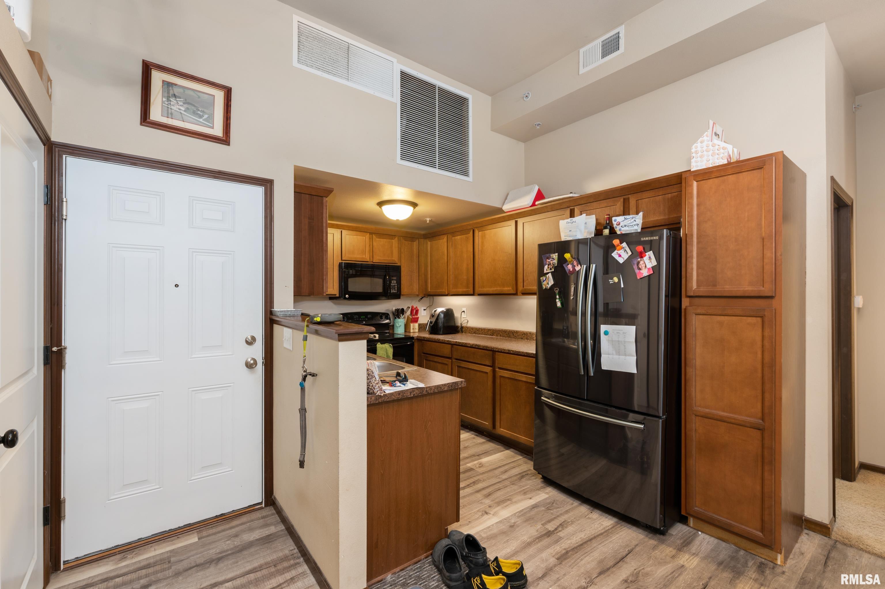 251 Vine Street, Unit 114 Riverside, IA 52327 - Photo 8 of 20
