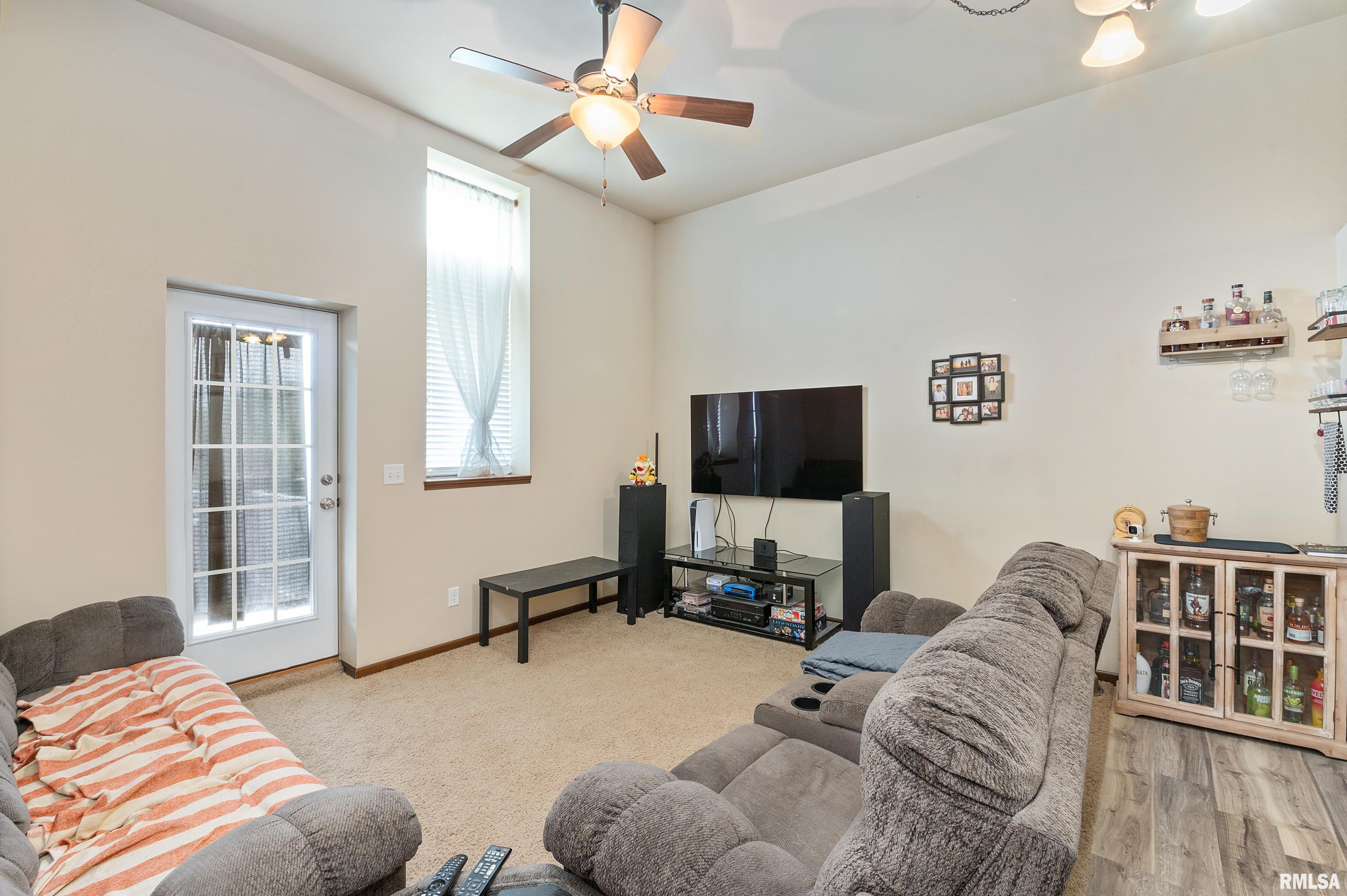 251 Vine Street, Unit 114 Riverside, IA 52327 - Photo 10 of 20