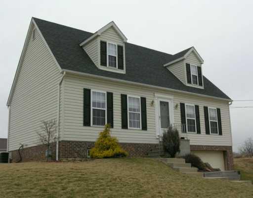 447 Elizabeth Avenue McKees Rocks, PA 15136 - Photo 1 of 8 Exterior Front.