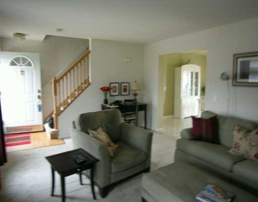 447 Elizabeth Avenue McKees Rocks, PA 15136 - Photo 5 of 8 Living Room.