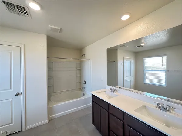 $2,800 | 8611 Vermont Vista Street, Las Vegas, NV 89113