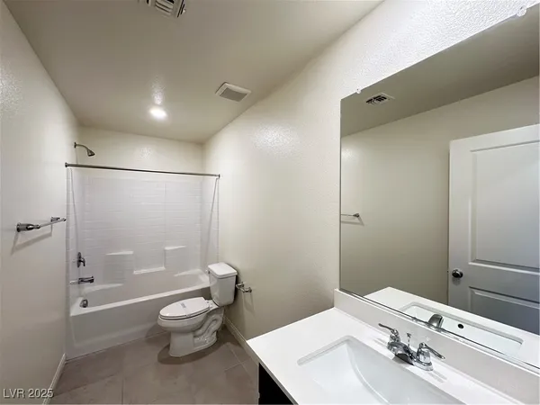 $2,800 | 8611 Vermont Vista Street, Las Vegas, NV 89113