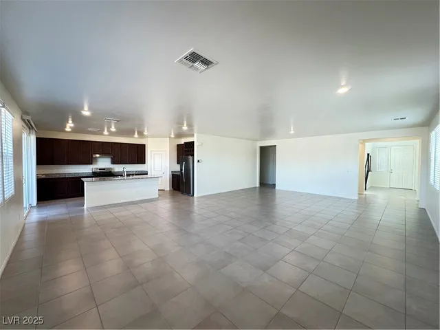 $2,800 | 8611 Vermont Vista Street, Las Vegas, NV 89113