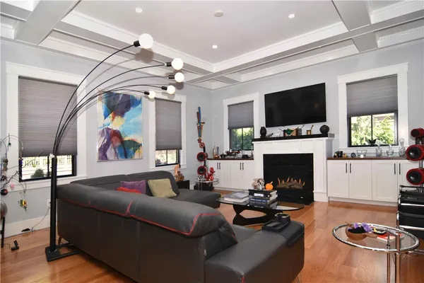 $1,390,000 | 44 North Woods Trail, South Kingstown, RI 02879