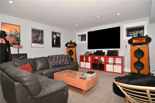 $1,390,000 | 44 North Woods Trail, South Kingstown, RI 02879