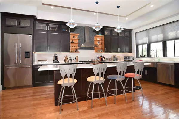 $1,390,000 | 44 North Woods Trail, South Kingstown, RI 02879