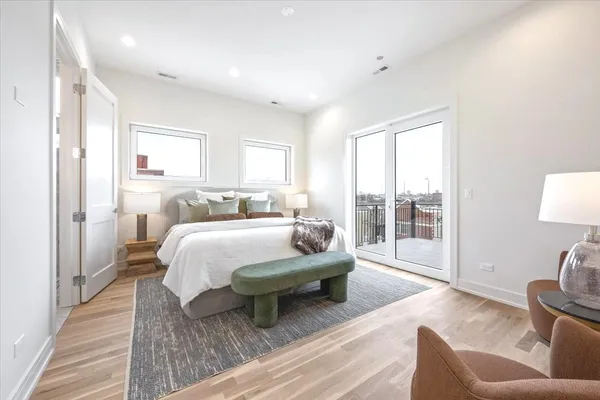 $965,000 | 2129 North Damen Avenue, Unit 2S, Chicago, IL 60647