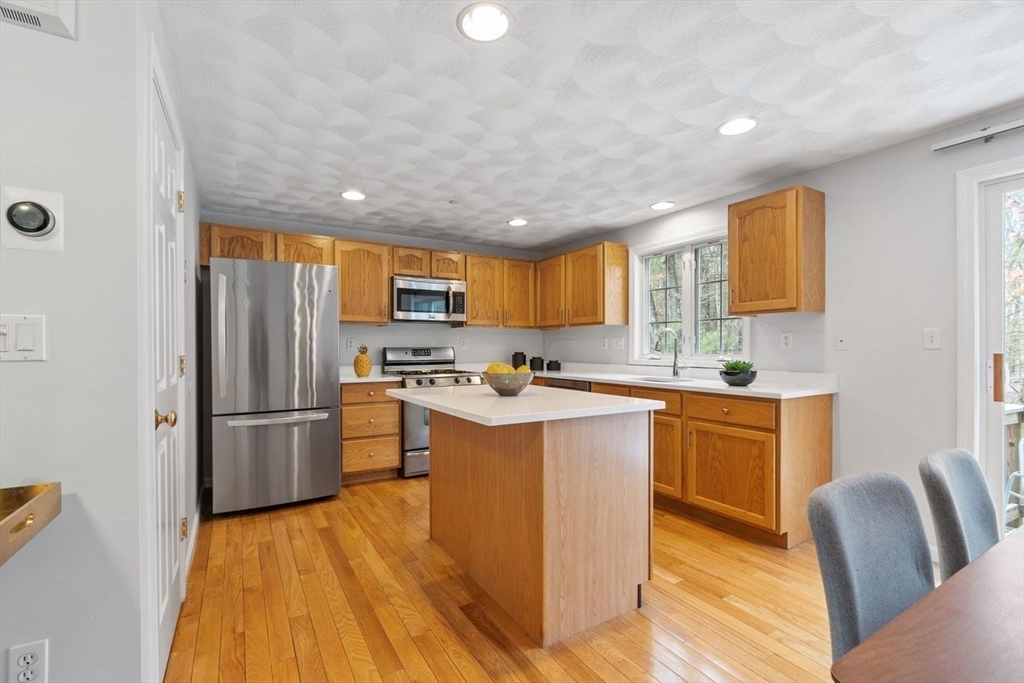 81 Salem Road, Unit 31 Billerica, MA 01821 - Photo 6 of 42 Gallery Image 6