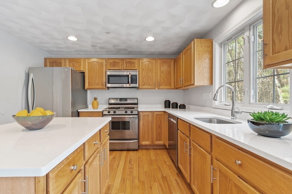 81 Salem Road, Unit 31 Billerica, MA 01821 - Photo 8 of 42 Gallery Image 8