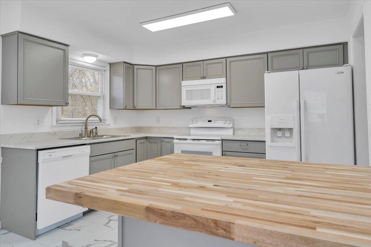 3149 Ventnor Road Southeast Roanoke, VA 24014 - Photo 11 of 43 Kitchen