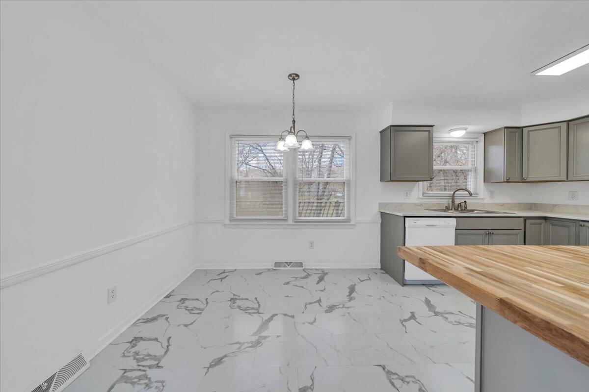 3149 Ventnor Road Southeast Roanoke, VA 24014 - Photo 12 of 43 Kitchen