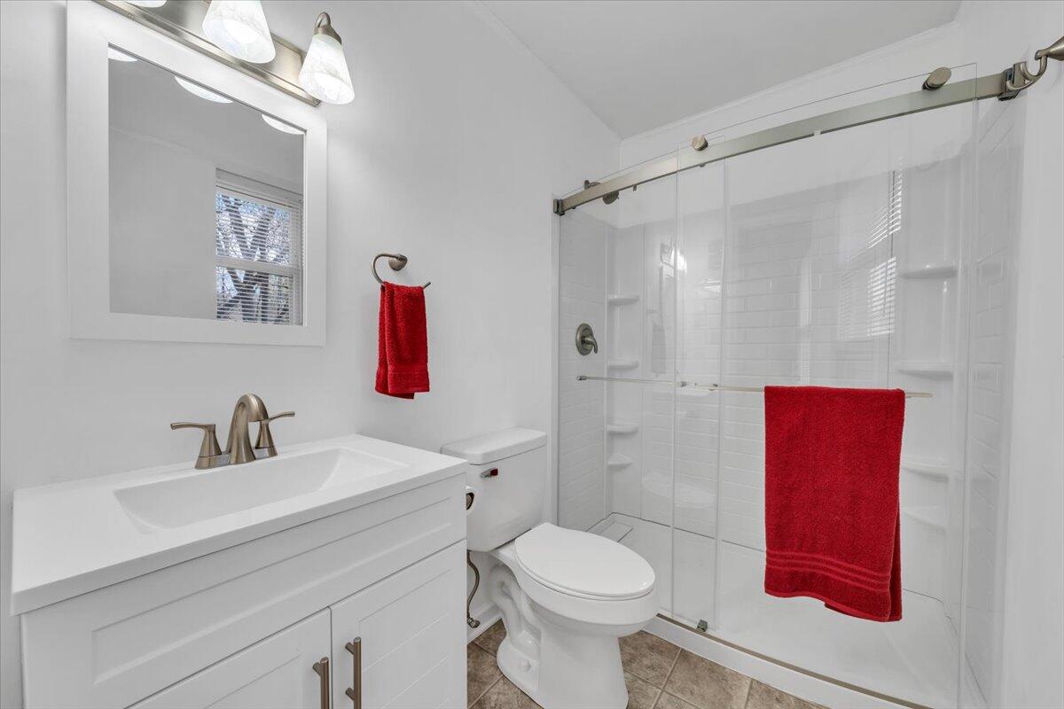 3149 Ventnor Road Southeast Roanoke, VA 24014 - Photo 17 of 43 Updated Bathrooms