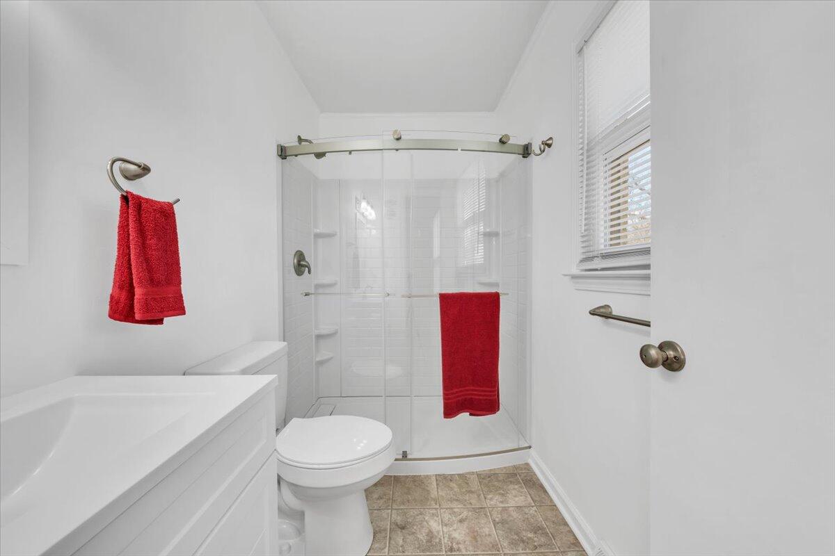 3149 Ventnor Road Southeast Roanoke, VA 24014 - Photo 18 of 43 Bathroom