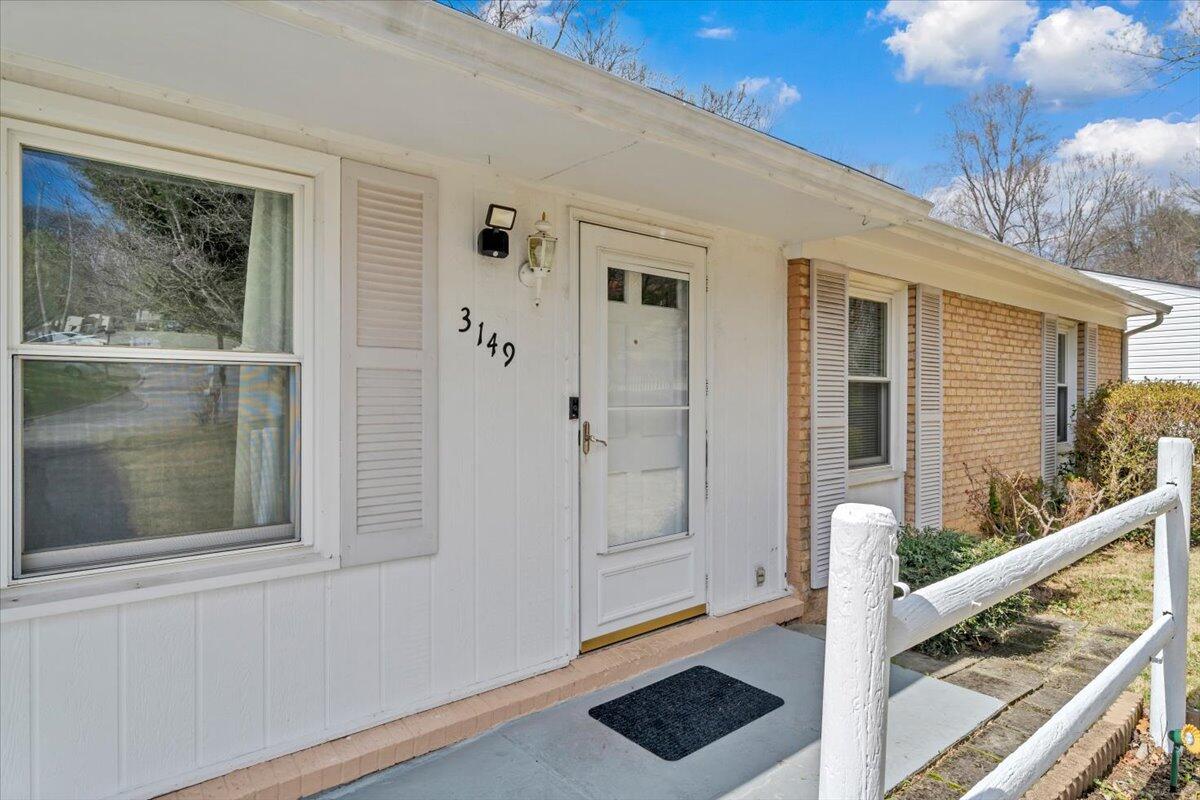 3149 Ventnor Road Southeast Roanoke, VA 24014 - Photo 2 of 43 Move-In Ready Ranch