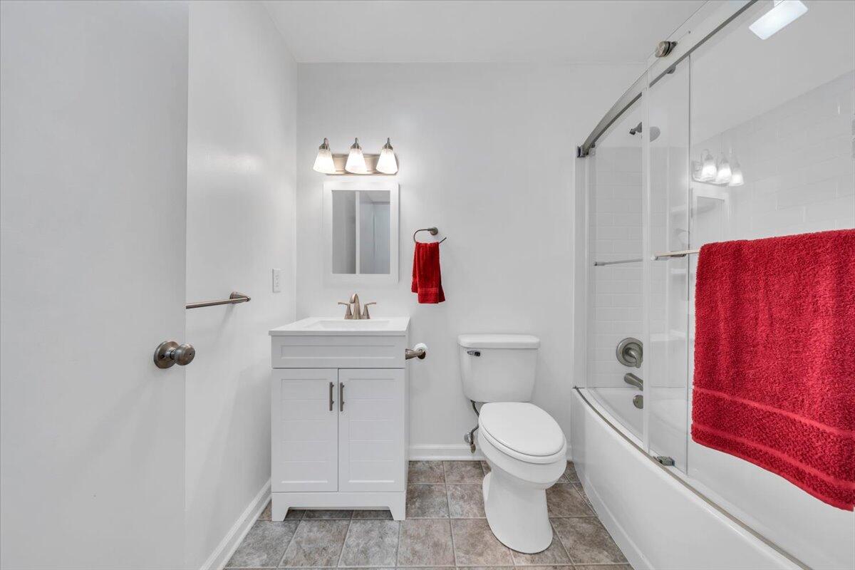 3149 Ventnor Road Southeast Roanoke, VA 24014 - Photo 23 of 43 Bathroom