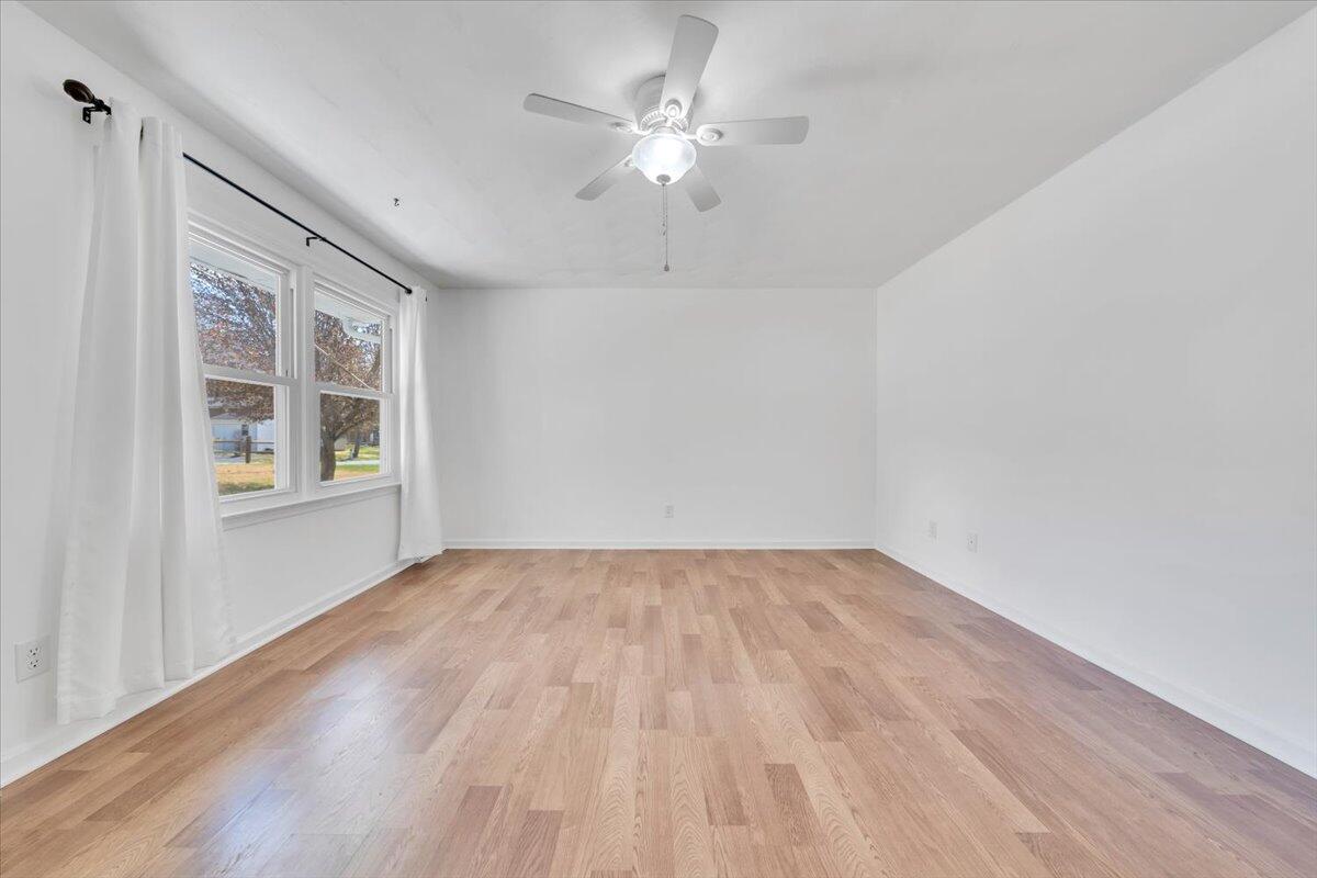3149 Ventnor Road Southeast Roanoke, VA 24014 - Photo 3 of 43 Living Room