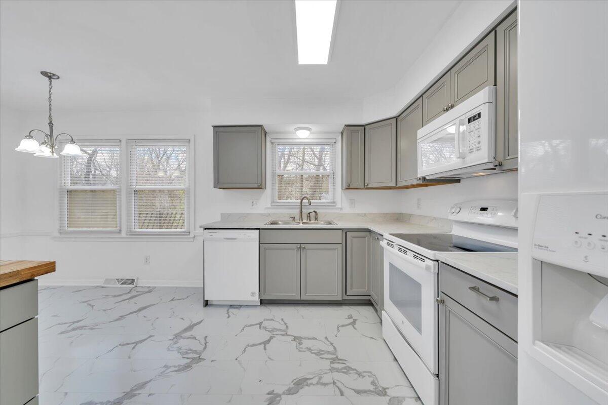 3149 Ventnor Road Southeast Roanoke, VA 24014 - Photo 8 of 43 Eat-in-Kitchen