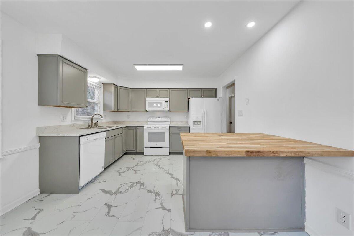 3149 Ventnor Road Southeast Roanoke, VA 24014 - Photo 10 of 43 Eat-at Bar