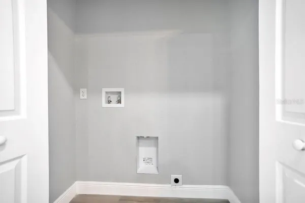 a view of a garage room