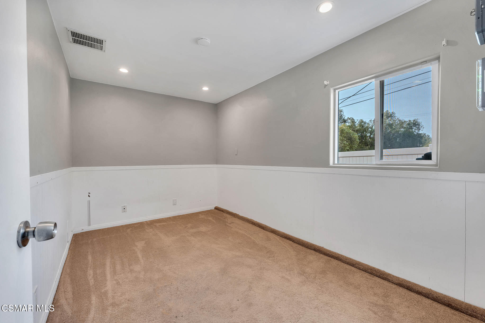 3063 Ditch Road Simi Valley, CA 93063 - Photo 15 of 49 an empty room with windows