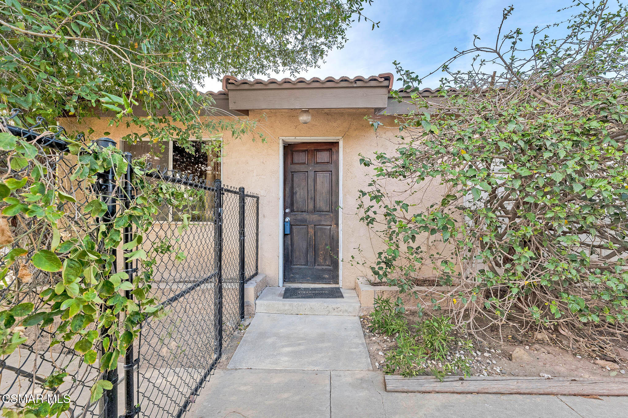 3063 Ditch Road Simi Valley, CA 93063 - Photo 30 of 49 a view of a pathway of the house