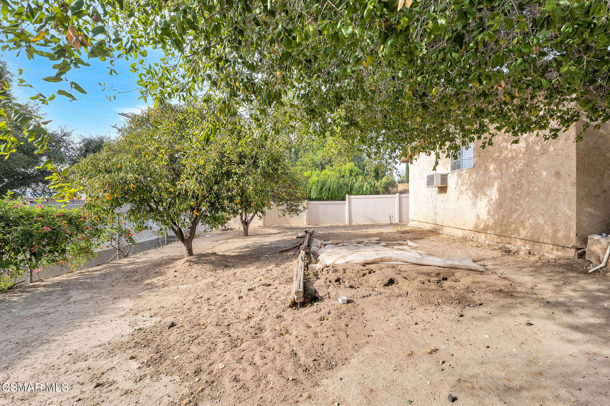 3063 Ditch Road Simi Valley, CA 93063 - Photo 44 of 49 a backyard of a house with lots of tree