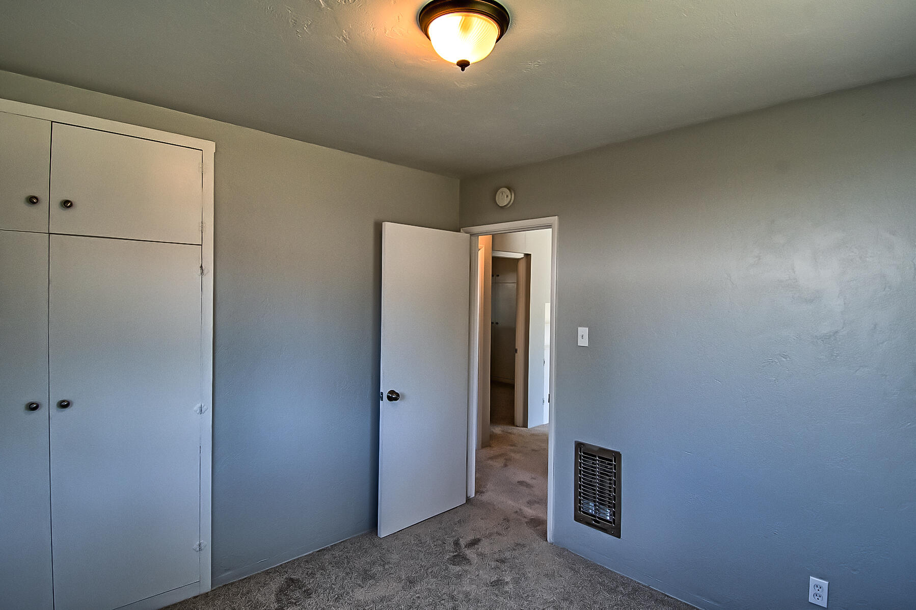 827 Ridge Road Redding, CA 96003 - Photo 12 of 32 Room