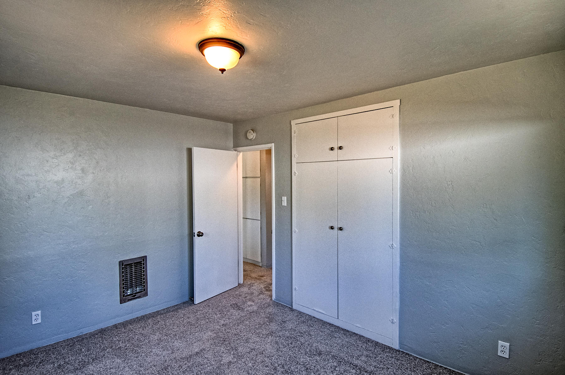 827 Ridge Road Redding, CA 96003 - Photo 15 of 32 Room
