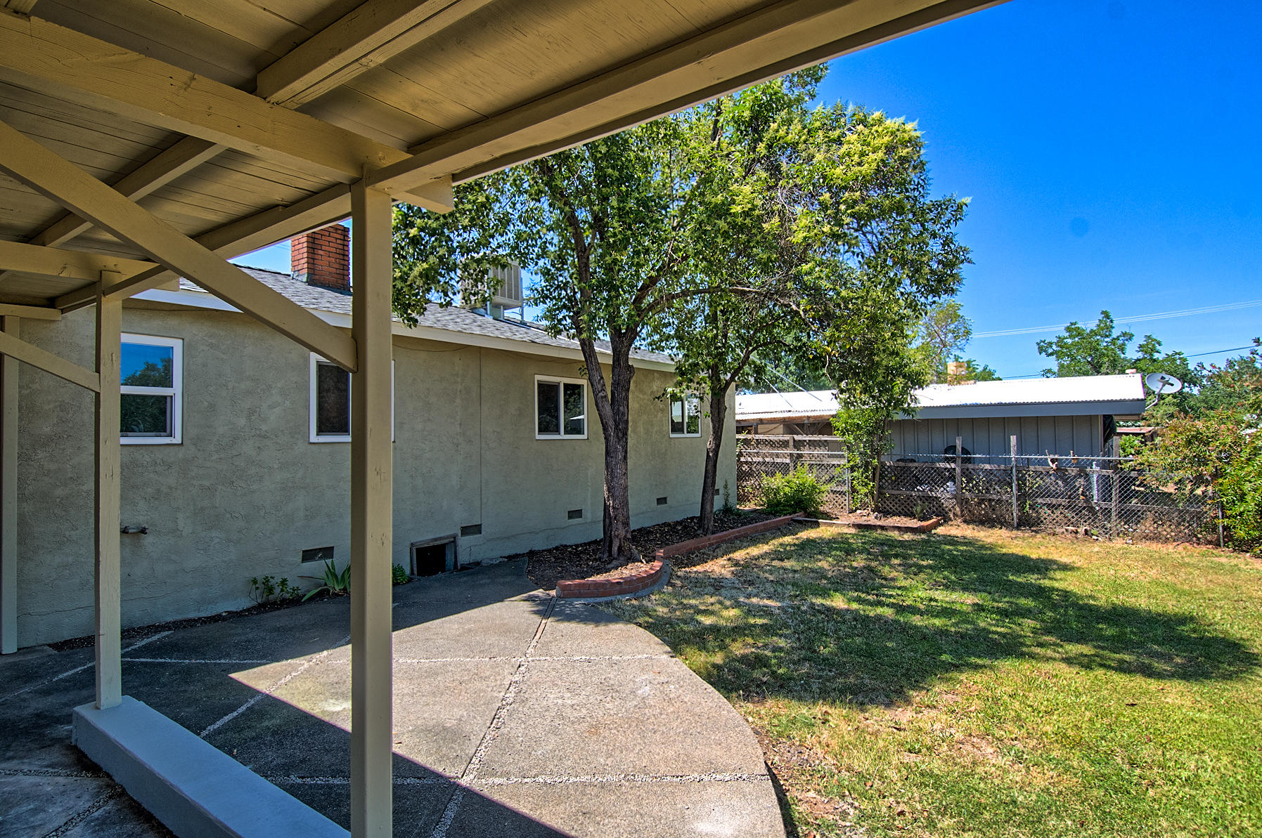 827 Ridge Road Redding, CA 96003 - Photo 26 of 32 Backyard