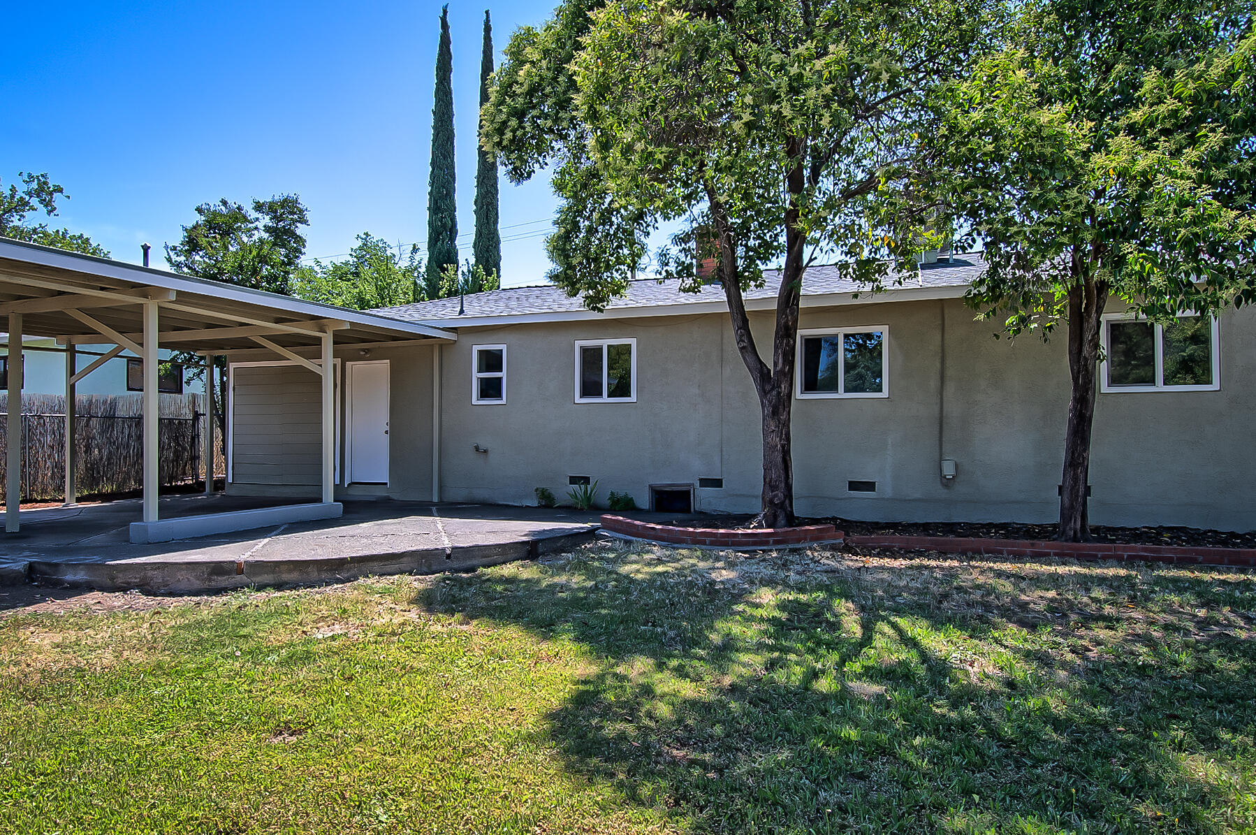 827 Ridge Road Redding, CA 96003 - Photo 31 of 32 Backyard