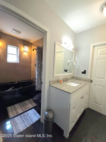 $468,800 | 400 Maryland Avenue, Unit 3D | Rosebank