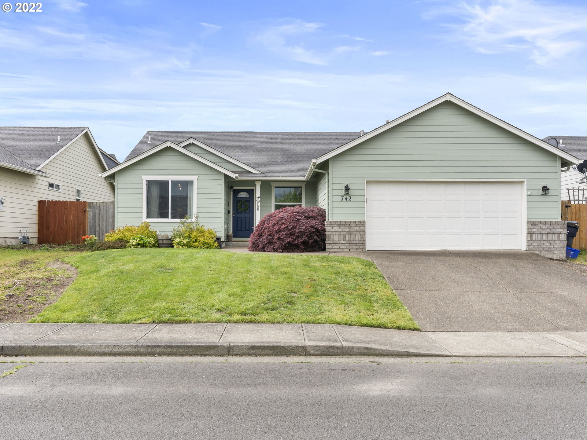 742 Kelsey Loop Molalla, OR 97038 - Photo 2 of 29