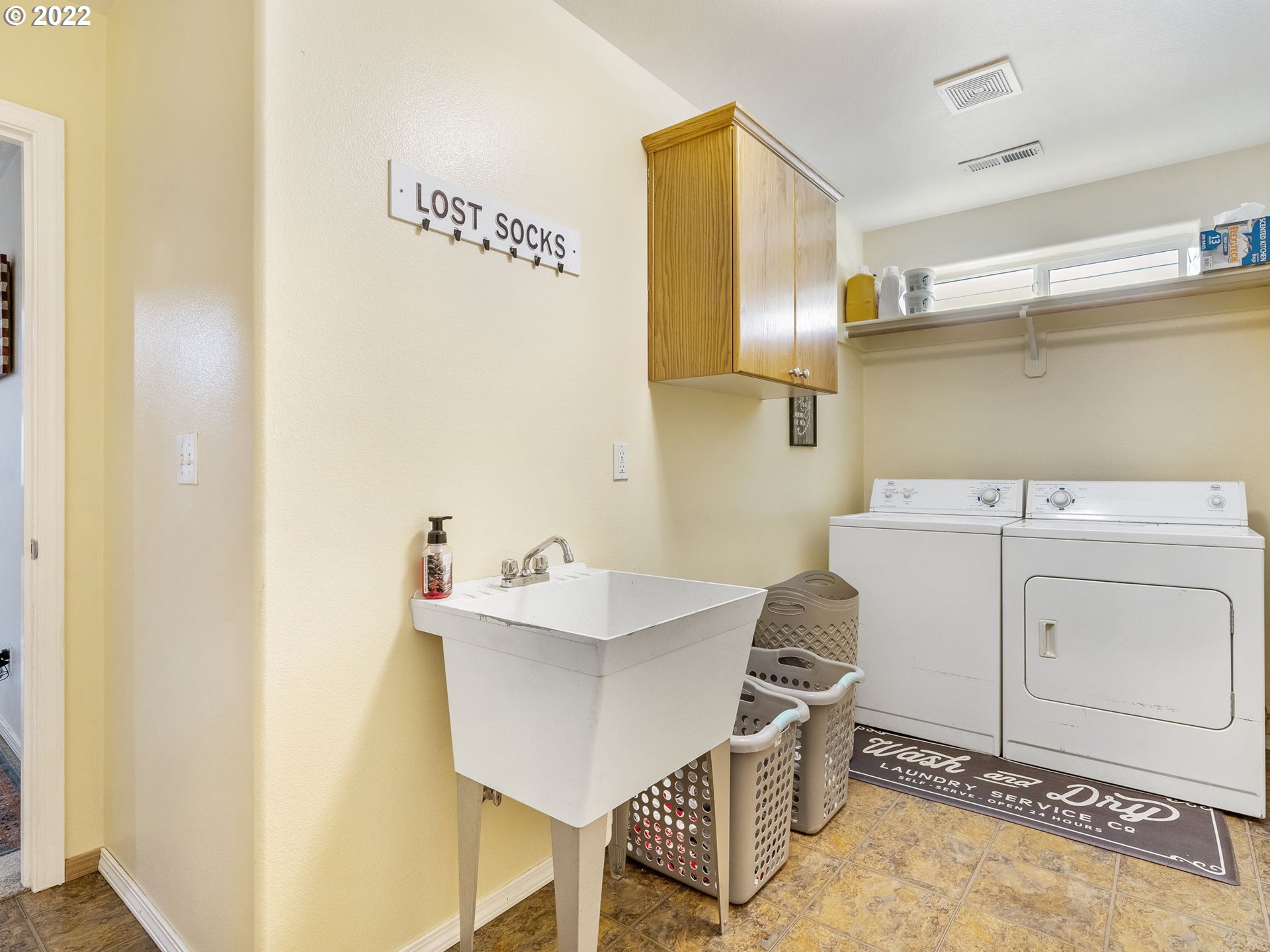 742 Kelsey Loop Molalla, OR 97038 - Photo 23 of 29 Laundry