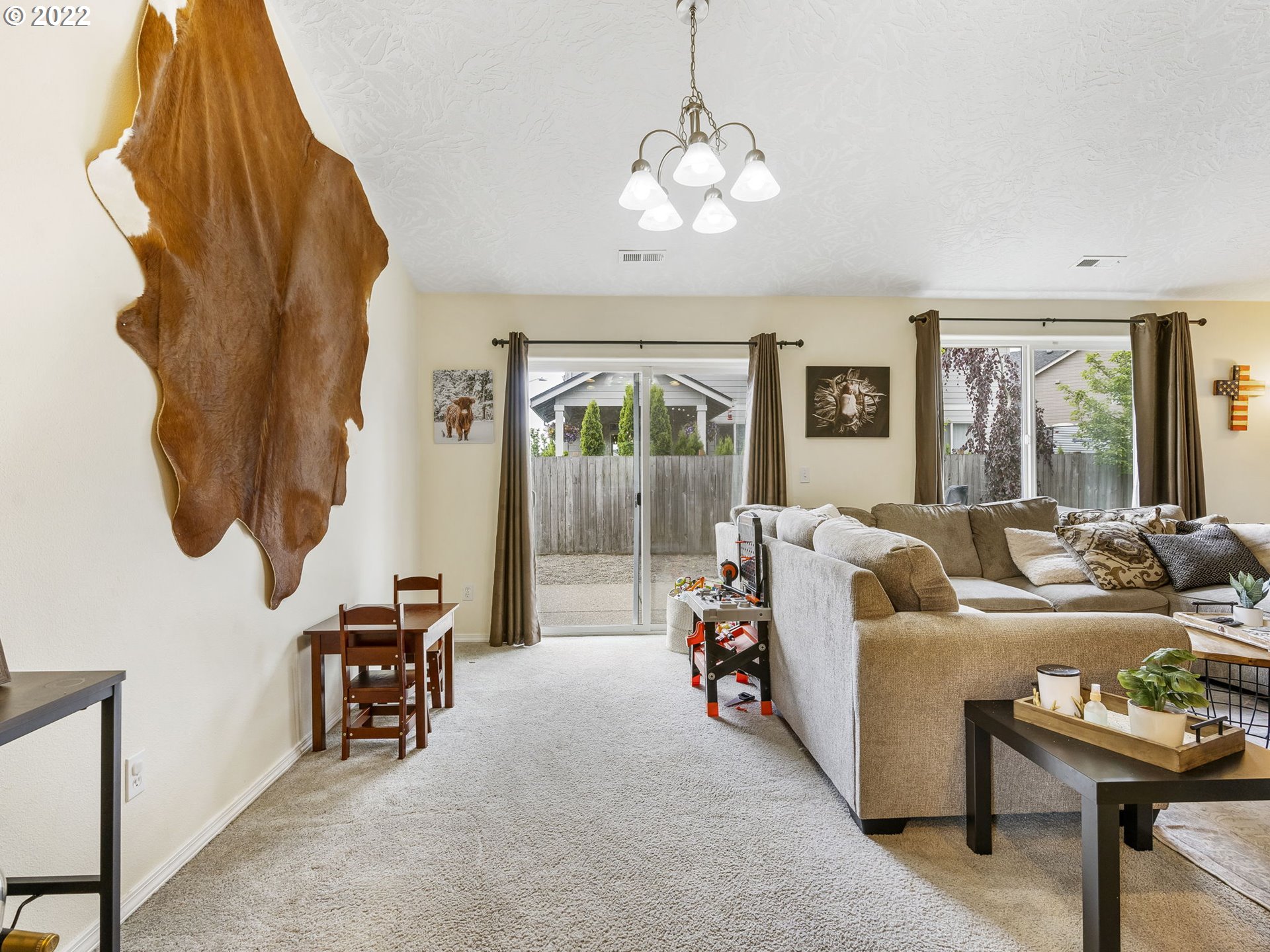 742 Kelsey Loop Molalla, OR 97038 - Photo 7 of 29 Living Room